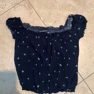 Brandy Melville One Size; off the shoulder super cute top